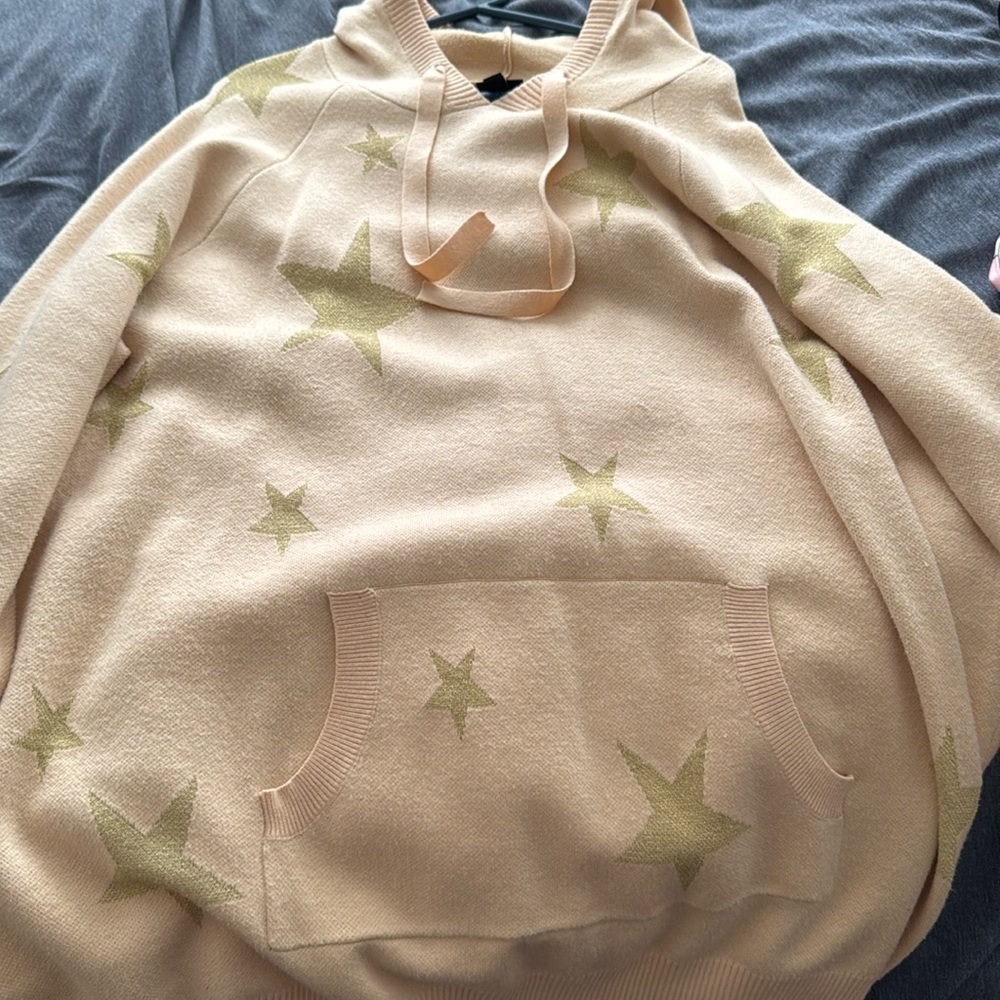Hooded sweater